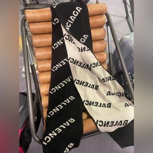 BALENCIAGA Black & White Jacquard Logo Scarf